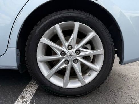 Used 2012 Toyota Prius V Five image 34