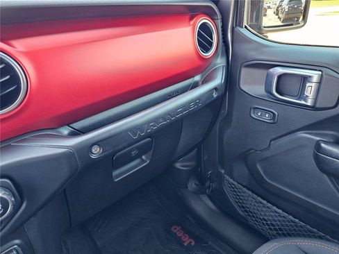 Used 2021 Jeep Wrangler Unlimited Rubicon AWD/4WD image 27