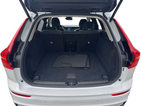 Certified 2025 Volvo XC60 B5 Plus image 5