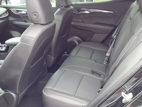 Used 2023 Buick Envision Essence AWD/4WD image 4