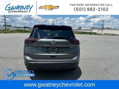 Used 2024 Nissan Rogue S AWD/4WD image 6