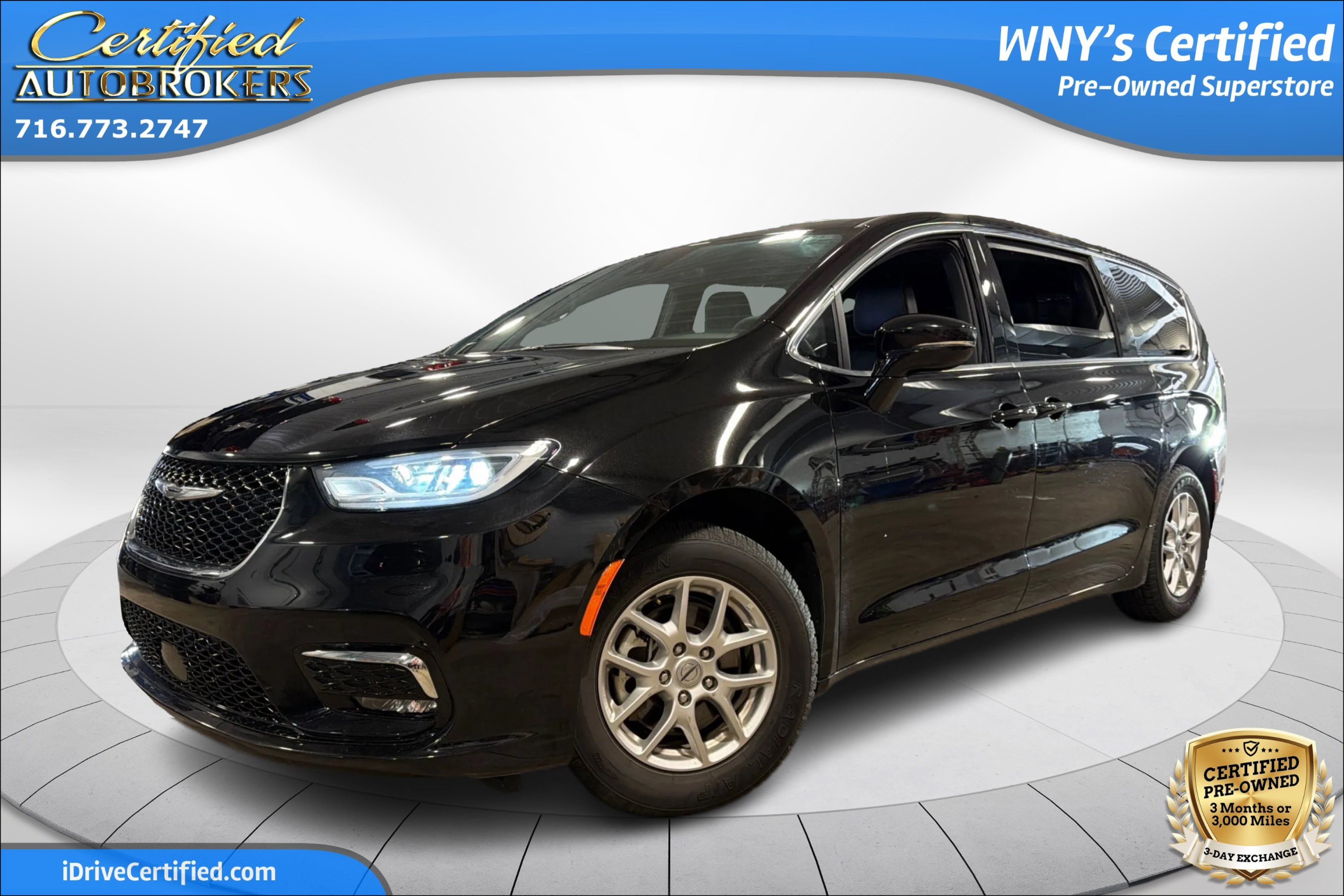 Used 2025 Chrysler Pacifica Select FWD image 1