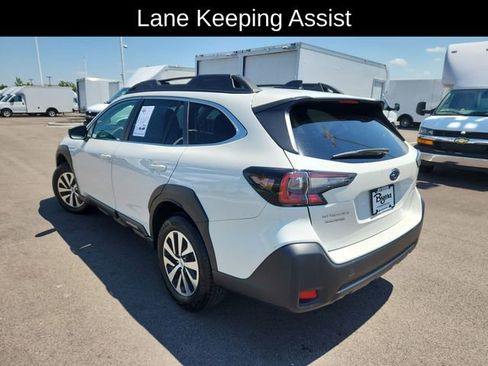 Used 2025 Subaru Outback Premium AWD/4WD image 5