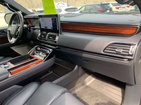 Used 2024 Lincoln Navigator Reserve AWD/4WD image 13