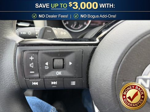 Used 2023 Nissan Rogue SV image 29