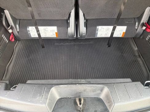Used 2019 Ford Explorer XLT w/ Equipment Group 201A AWD/4WD image 14