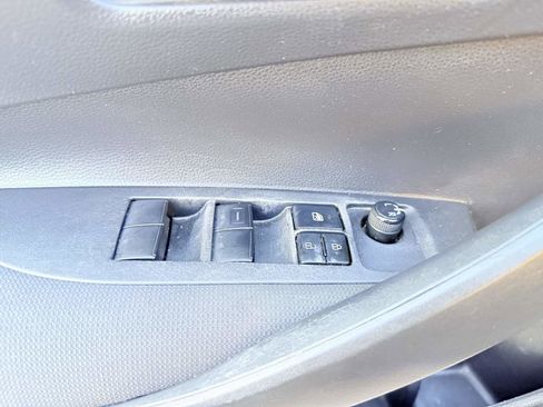 Used 2022 Toyota Corolla LE image 22