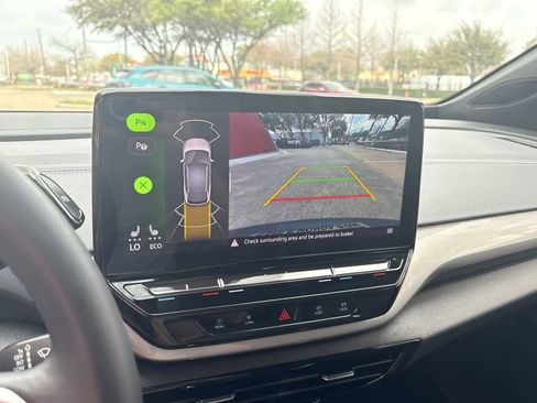 Used 2024 Volkswagen ID.4 S image 36