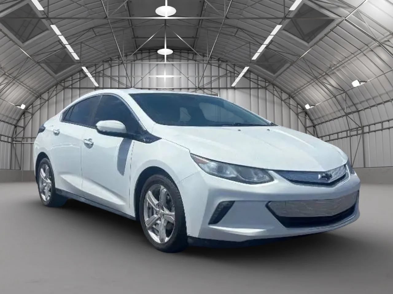 Used 2018 Chevrolet Volt LT FWD image 1
