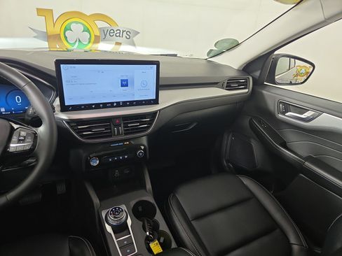 Used 2025 Ford Escape Platinum AWD/4WD image 25