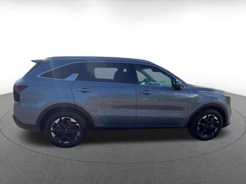 Used 2024 Kia Sorento S FWD image 16