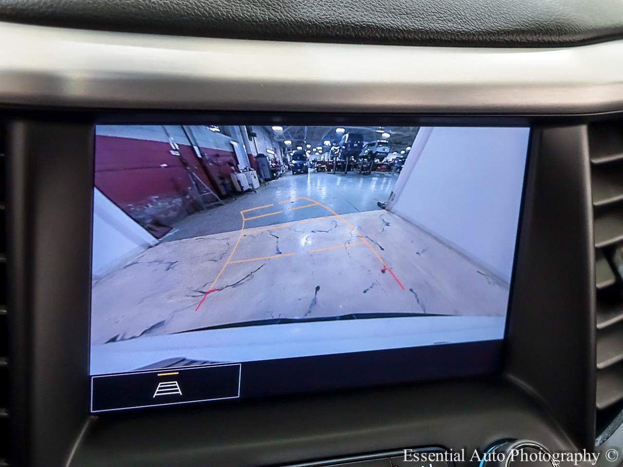 Used 2023 GMC Acadia SLT FWD image 22