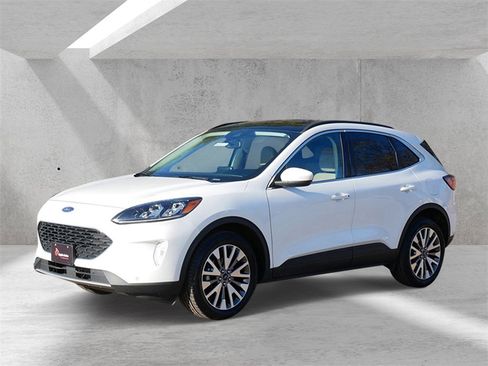 Certified 2022 Ford Escape Titanium image 6