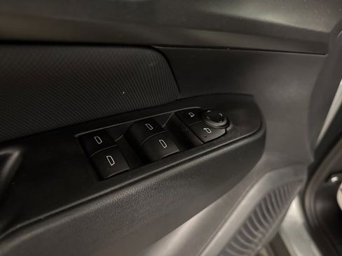 Used 2025 Chevrolet Equinox EV LT image 13