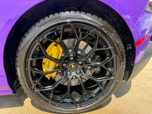 Used 2021 Lamborghini Huracan EVO RWD image 35