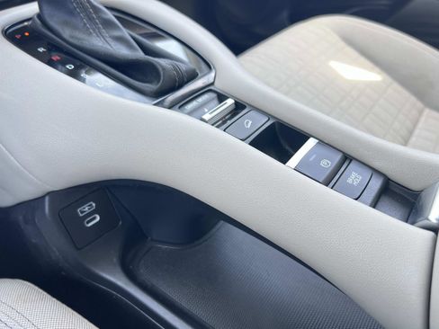 Used 2024 Honda HR-V LX image 16