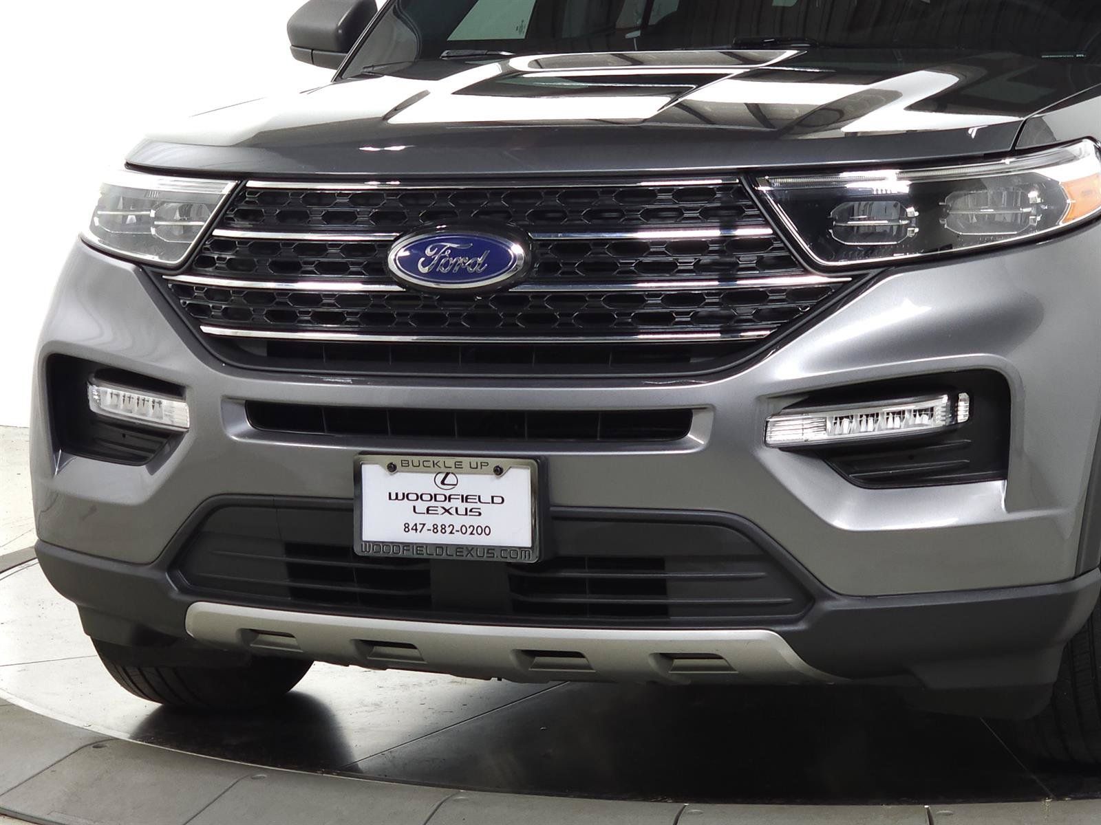 Used 2023 Ford Explorer XLT w/ Equipment Group 202A AWD/4WD image 3