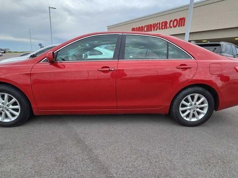 Used 2011 Toyota Camry LE image 8