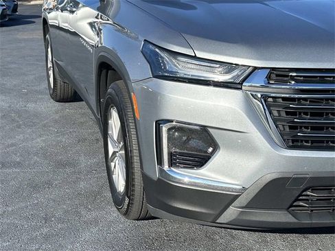 Used 2024 Chevrolet Traverse LT image 10
