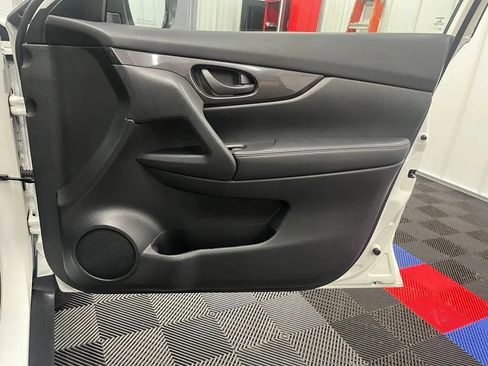 Used 2019 Nissan Rogue S AWD/4WD image 21