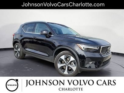 New 2025 Volvo XC40 B5 Plus w/ Climate Package