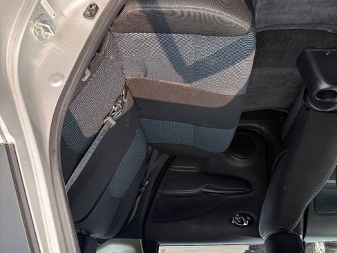 Used 2014 Nissan Versa Note SV FWD image 19