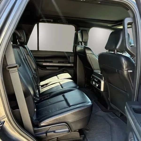 Used 2020 Ford Expedition XLT w/ Equipment Group 202A AWD/4WD image 24