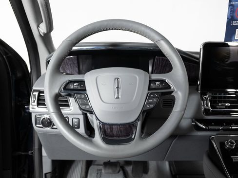 Used 2021 Lincoln Navigator Reserve w/ Cargo Convenience Package image 33