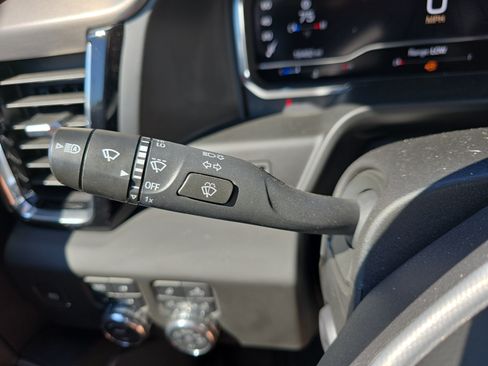 Used 2025 GMC Sierra 1500 Denali AWD/4WD image 25