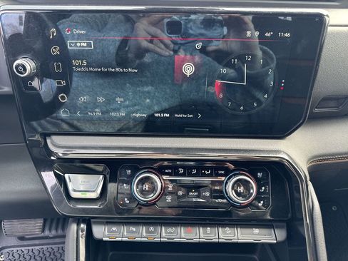 Used 2022 GMC Sierra 1500 AT4 w/ Technology Package image 13