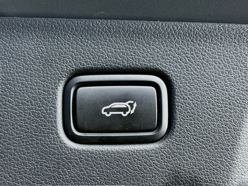 Used 2025 Hyundai Palisade SEL FWD image 32