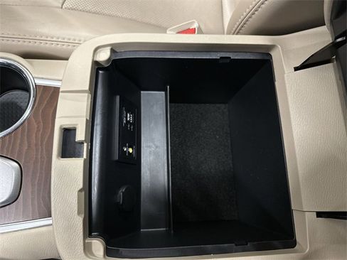 Used 2017 Nissan Pathfinder Platinum image 43