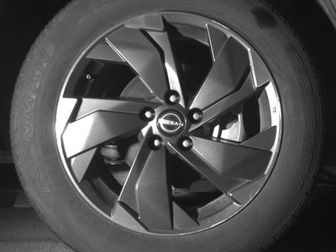 Used 2025 Nissan Rogue SV AWD/4WD image 13