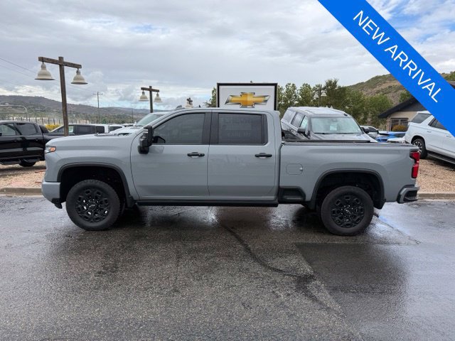 Used 2024 Chevrolet Silverado 3500 LTZ w/ LTZ Plus Package AWD/4WD image 3