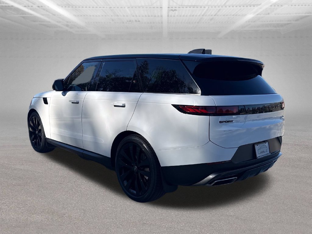 Used 2024 Land Rover Range Rover Sport SE AWD/4WD image 2