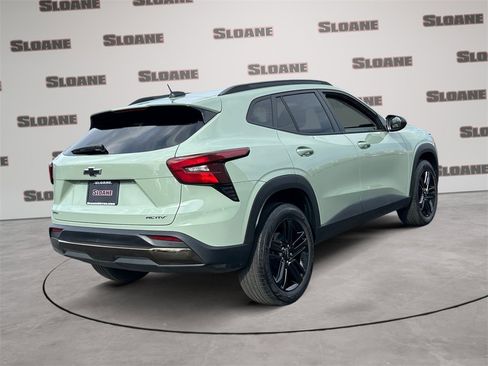 Used 2025 Chevrolet Trax ACTIV w/ Driver Confidence Package image 5