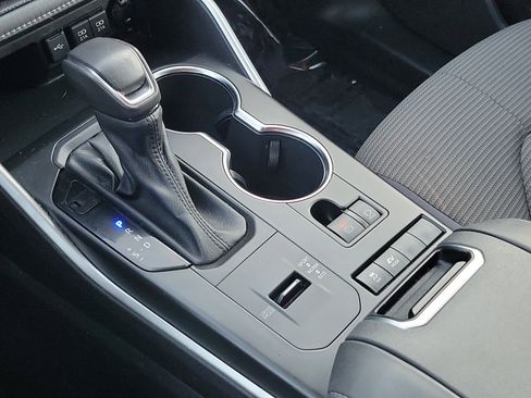 Certified 2021 Toyota Highlander LE image 33