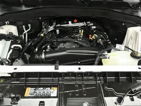 Certified 2025 Ford Explorer Active w/ Active Comfort Package image 36