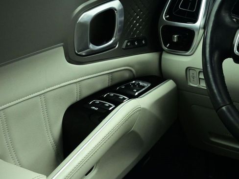 Certified 2023 Kia Sorento SX image 10