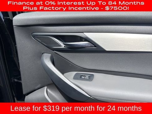 New 2025 VinFast VF 8 Plus image 11