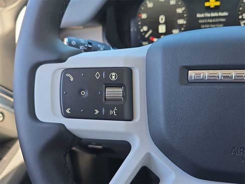 New 2025 Land Rover Defender 110 S image 17