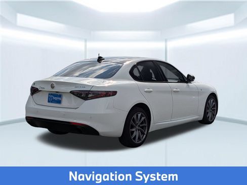 Used 2024 Alfa Romeo Giulia Ti AWD/4WD image 7