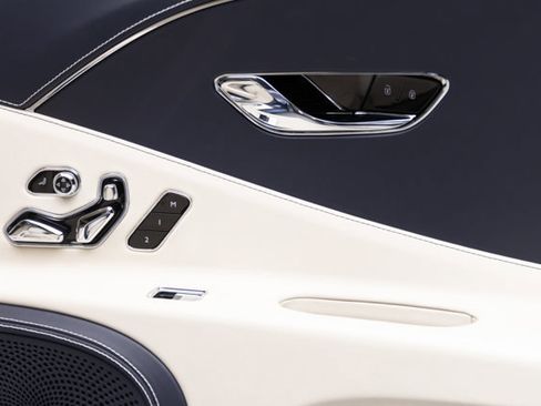 Used 2021 Bentley Flying Spur W12 image 63