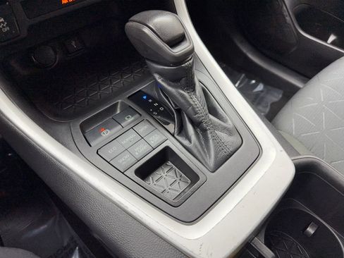 Used 2022 Toyota RAV4 XLE image 31