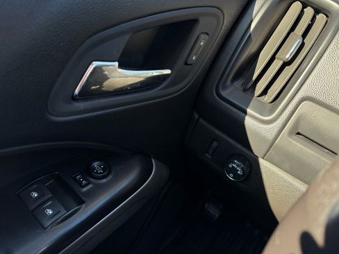 Used 2022 Chevrolet Colorado LT w/ Fleet Safety Package image 24