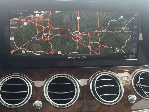 Used 2018 Mercedes-Benz E 400 4MATIC Sedan image 23