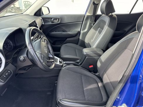 Used 2022 Hyundai Venue Limited w/ Cargo Package image 17