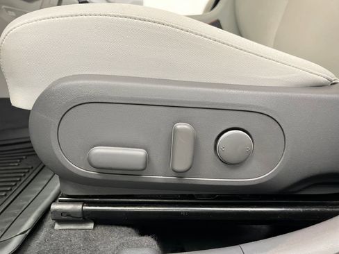 Used 2025 Hyundai Kona SEL FWD image 10