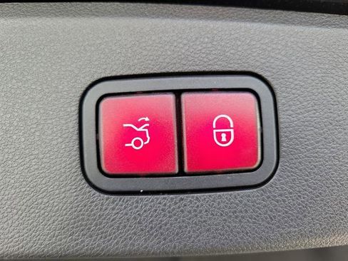 Used 2014 Mercedes-Benz E 350 Sedan image 29