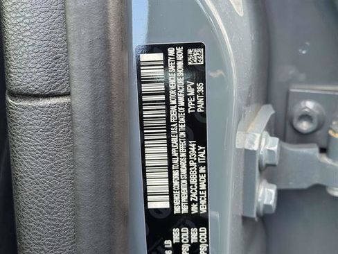 Used 2018 Jeep Renegade Latitude image 33